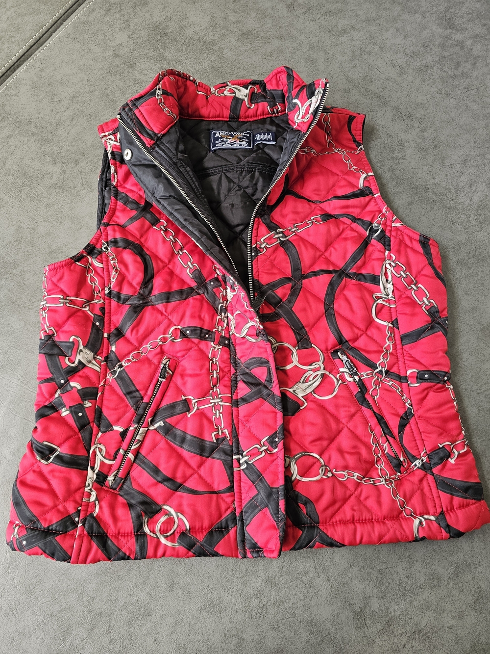 American Living Red Quilted Chain-Print Vest with Black Accents Large